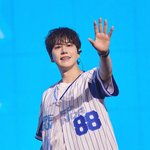 [댓글부탁해] 슈주 규현, 콘서트 중 발목 부상 "공연 후 검진...