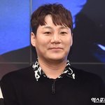 '이혼' 윤민수, <b>전처</b>와 한집살이 이유 "집 팔려야 정리 가능해"...