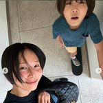 김나영, 아들과 <b>동네</b> 산책..명품백 들고 꾸꾸꾸 패션