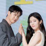 [현장포토] "심장이 두근두근"...공명·신은수, <b>청춘</b> 로맨스 커플