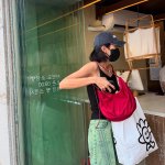 “차분한 오후의 빛”…유이, 여름의 일상→도심 속 <b>산뜻</b>한 순간