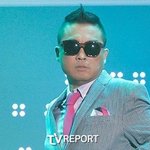 '성폭행 <b>무혐</b>의' 김건모, 6년 자숙 끝에 활동 시작한다