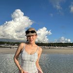 “파도 위의 웃음으로”…아이비, 여름 바다에서→<b>청량</b>한 존재감