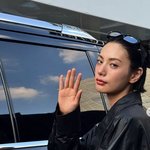 나나, 시크한 <b>블랙룩</b>에 분위기 폭발…단발+안경도 찰떡[스타샷]