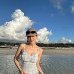 아이비, 제주 해변서 수영복 자태 공개… 물오른 미모 ‘시선 집중’