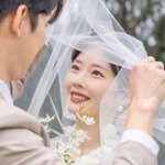‘<b>신사</b>의 품격’ 한은선, 10월의 신부 된다… 청초한 웨딩 화보...