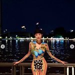 54세 김혜수, 초미니 원피스 입고 뽐낸 각선미…완벽 콜라병 자태