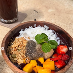 [어케생각해] 정채연, <b>발리</b> 카페에서 먹은 알록달록 그릇의 정체는...