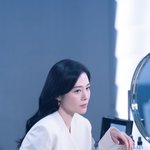 김현주, 8년 만에 결별했다더니…고강도 <b>관리</b>로 이뤄낸 무결점 비주얼