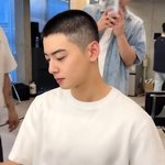 차은우, 입대 전 <b>삭발</b> 현장 공개 “내 두피 이렇게 생겼구나”