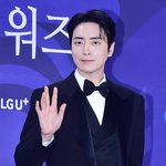 '나완비' 우정… <b>이준혁</b>, 한지민에 커피차 선물 받았다 [TD#]