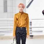 이거 본인이 고른 <b>옷</b>일까