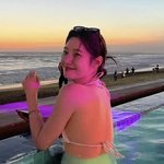 <b>정채</b>연, 이렇게 과감했나? 등 노출 자신감, 청순한데 건강미까지...