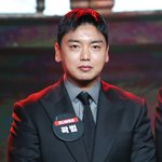 '뭉찬4' 촬영 중 다리 부상으로 <b>목발</b> "종아리뼈 골절…발목 인대도...