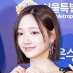 [현장포토] "미소에 설렌다"...<b>지유</b>, 인형 비주얼