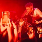 크러쉬,조이 <b>리스닝</b> 파티→이색 협업까지…컴백 열기 최고조