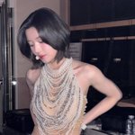 권은비, 깜짝이야! 착시 누드톤 <b>브라</b>톱 완벽 소화 [N샷]