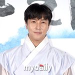 '46세' 김동완, 어떤 여자가 <b>OK</b>하려나…"결혼 조건? 구축아파트에...