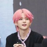 <b>요시</b> 지인짜 잘생기지않았냐