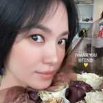 송혜교 <b>가을</b> 분위기 물씬...꽃보다 아름다워