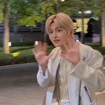 <b>지훈이</b> 금발 은근 어울리네