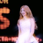 파리타 <b>베몬</b> 무대 위의 살아 있는 바비 인형