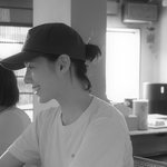 [이것좀봐줘] “느린 오후의 <b>잔상</b>”…정은채, 여름 미소→햇살 스며든...