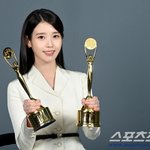 [단독] '폭싹' 여우주연상 아이유 "무대공포증에 과호흡 와....