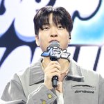 유재필, 제로베이스원 쇼케이스 <b>MC</b>