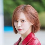 재킷을 입은 멋진 언니’ (웬디의 영스트리트 출근길) [<b>HD</b>포토]