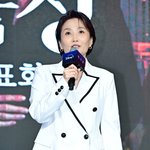 [드루와] [<b>MD</b>포토] 박경림 '북극성 처럼 빛나는 패션'