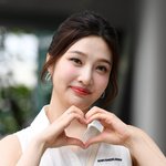 크러쉬 레드벨벳 조이, 기쁜 소식 전했다…10월 데뷔 첫 단독 팬미팅...