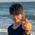 다저스 시구로 열도 사로잡은 방탄소년단 뷔, 日 인기 랭킹 1위...