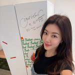 “진짜 맛있어요”…박한별, 김밥집 앞 환한 미소→<b>청량</b> 일상 포착