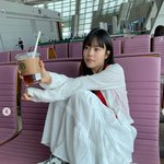 민도희, 공항서 발 올린 사진에 ‘<b>민폐</b> 논란’…네티즌 반응 갈렸다