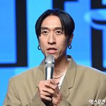 빽가, 시상식 공연 중 <b>호응</b> 無... "이런 행사 안 한다"...