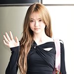 [현장포토] "인형은, 이런 느낌"…<b>엘라</b>, 비현실 비주얼