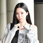 [현장포토] "긴 생머리, 청순"…<b>나린</b>, 팜므파탈 출국