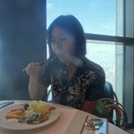  호텔 뷔페에 다이어트 <b>파업</b> 선언 "이사로 2kg 더 빠져"