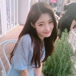 여자들은 예쁜데 남자들한테 인기많으면 <b>질투</b>하고