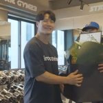 김종국 "내 결혼 소식에 <b>주위</b> 유부남들 많이 좋아해" [RE:뷰]