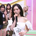 오늘 뮤뱅 <b>MC</b> 카리나