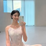 권나라, 발레복도 완벽…군살없는 몸매 과시