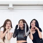  댄스<b>본능</b> 안 죽었네…후배 걸그룹 사이서 챌린지까지 [해시태그]