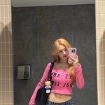 크러쉬 레드벨벳 조이, 살아있는 ‘바비인형’