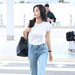 [댓글부탁해] 이선빈, 청초함 가득한 ‘청바지에 흰티’ 패션 [포토엔<b>HD</b>]