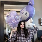 [드루와] 한소희, <b>보라색</b> 대형 풍선과 함께한 브랜드 협업 소통...