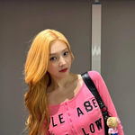 [댓글부탁해] “나도 달아볼까?” 크러쉬 레드벨벳 조이의 키링 포인트룩...