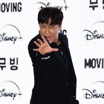 조인성과 소속사 설립 6개월 차에…<b>이연희</b>와 나란히 '개인적인 택시'...