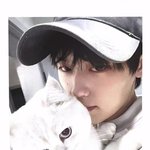 [댓글부탁해] 나만 폰 일부러 최신거 안 사고 전에 나온 시리즈로 <b>사냐</b>